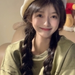 高颜值孕妇佩戴转运珠走红广州，事件曝光后皮肤雪白气质更受瞩目！