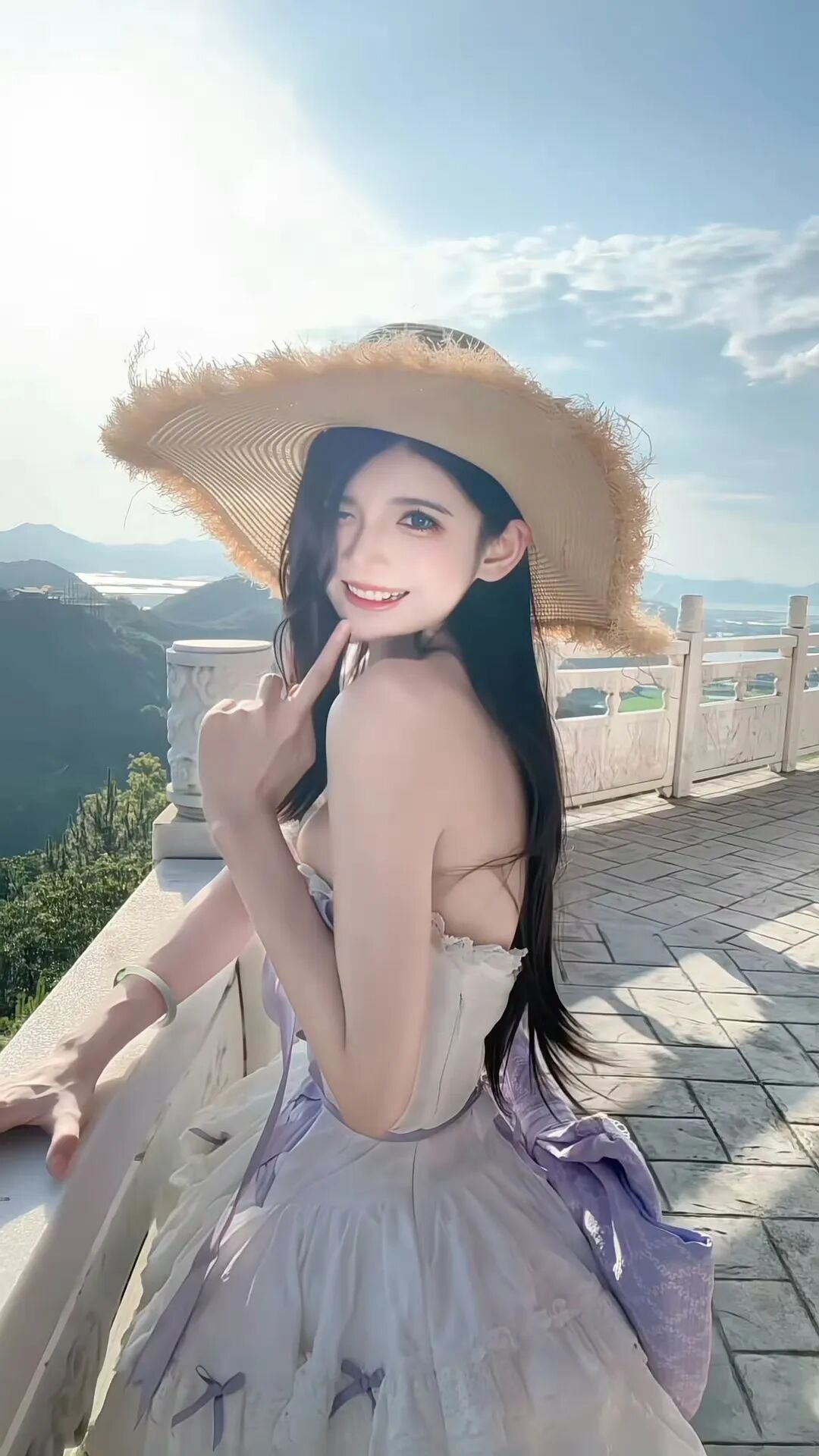 狗头萝莉吐槽网友太严格，如果当初自己真M，现在得有千万存款，可自己不是那种人，如今又穷还被骂！