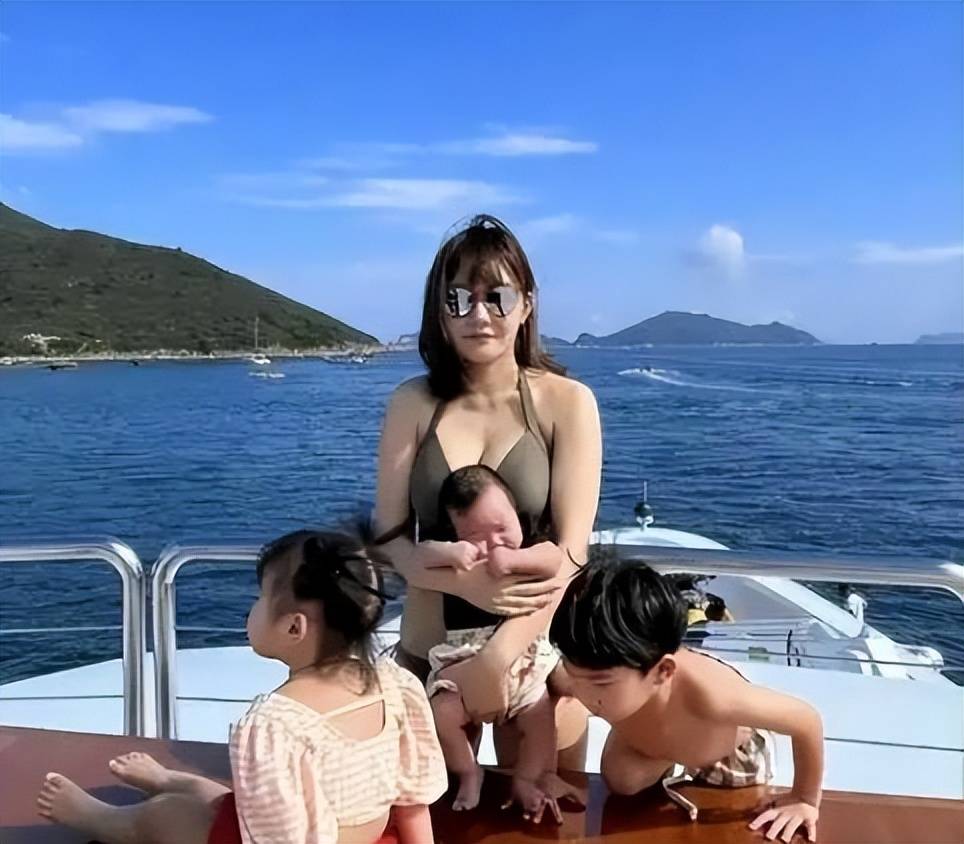 67岁香港富商与网红婚外情9年5年生4胎,原配不知