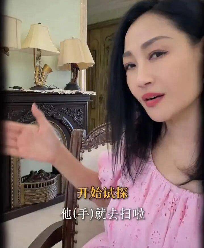 女星自曝行业不良现象:以特殊关系换角色只是表面,55岁仍遭要挟