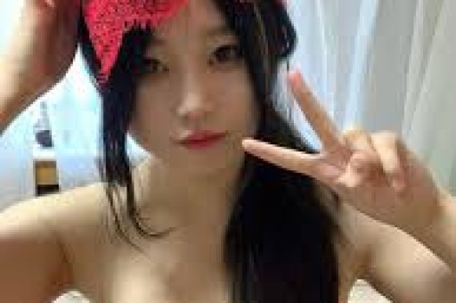 何秋亊撞衫变抄袭？网红创意引争议掉粉17万