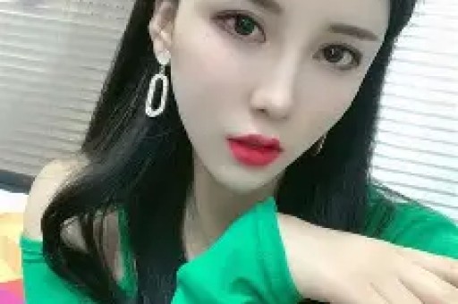 香港66岁富商婚外情9年生4娃，原配毫不知情