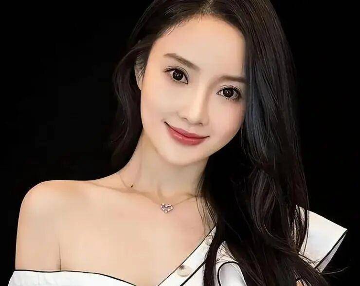 李小璐出轨毁事业婚姻 女儿甜馨承受舆情压力