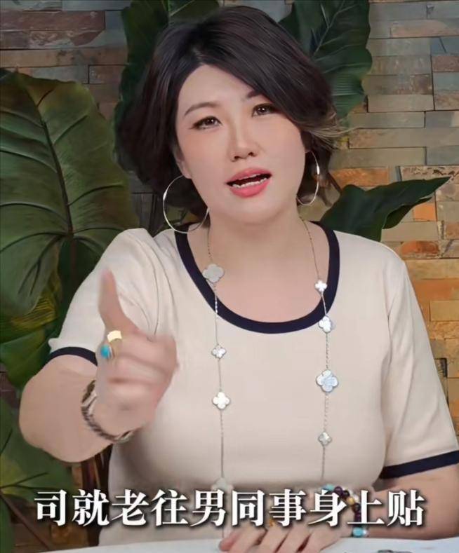 7月半月3位明星接连引发关注,一个比一个离谱