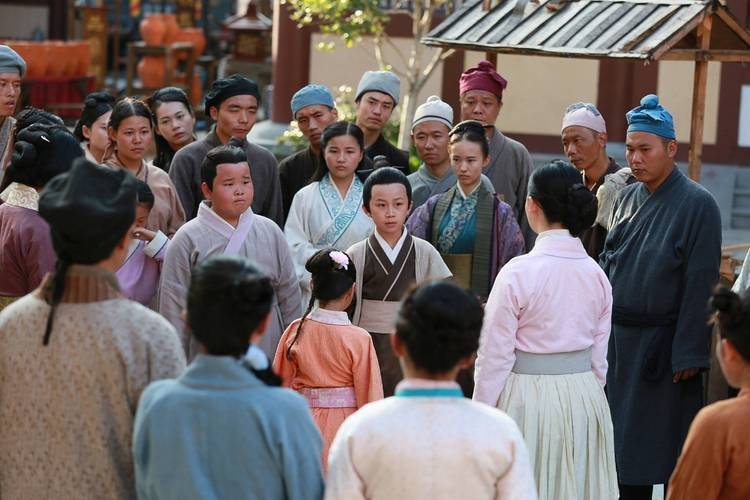 AI冲击横店群演:演员众多,普通群演何去何从?