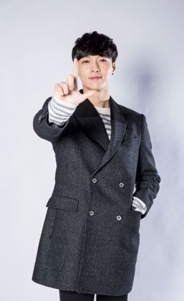 年轻演员没演技却拿上亿片酬?