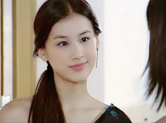 黄圣依青涩照片曝光,颜值与刘亦菲不相上下