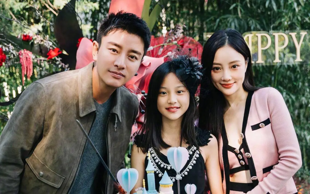 李小璐写真大胆挑战:43岁纯欲并存